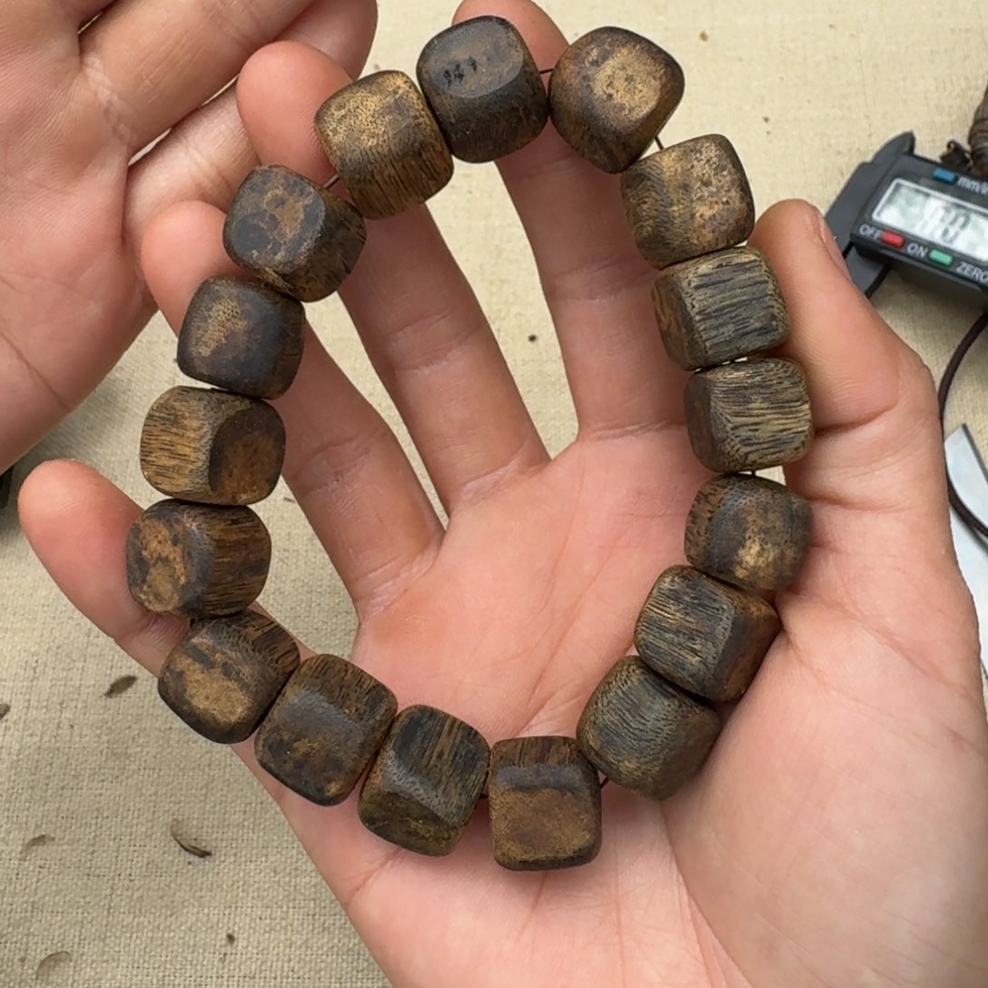 沉香手串绿奇楠1.3-25单圈多样性发一个