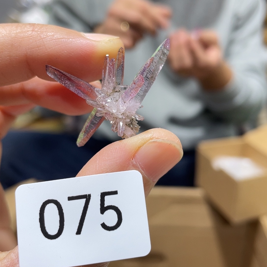 水晶摆件……未镶嵌