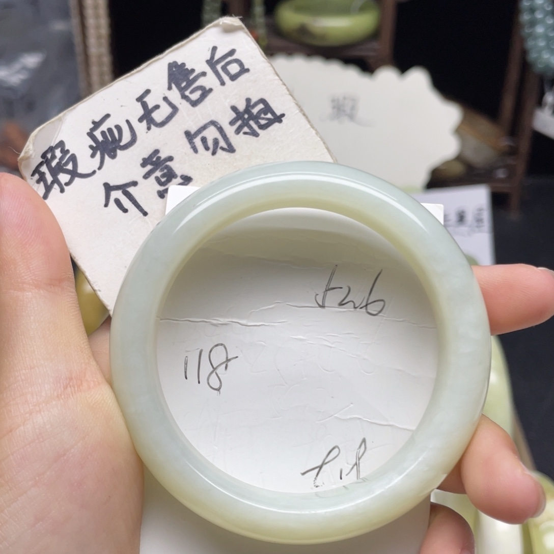未镶嵌蛇纹石玉手镯