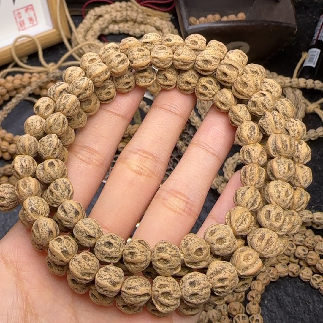 柏香籽/百香籽吊坠～