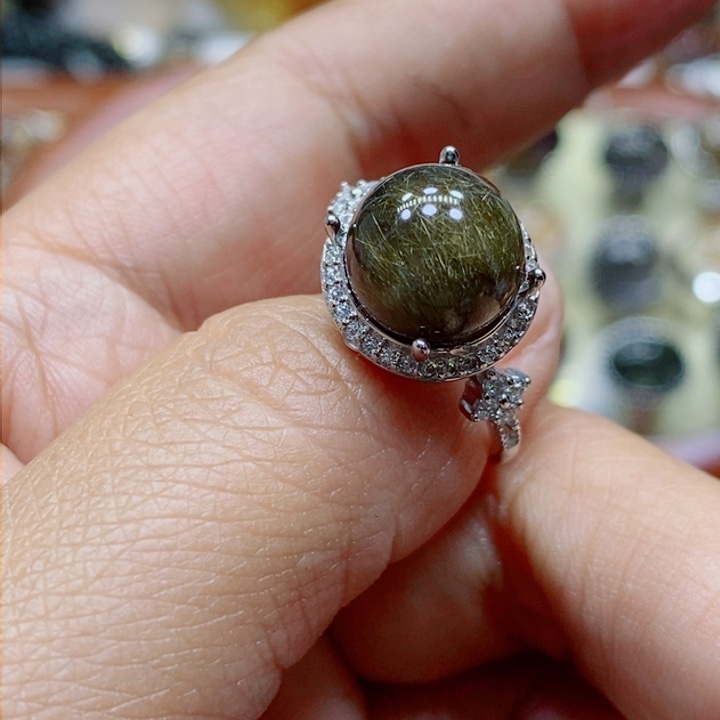 未镶嵌颈饰水晶水晶