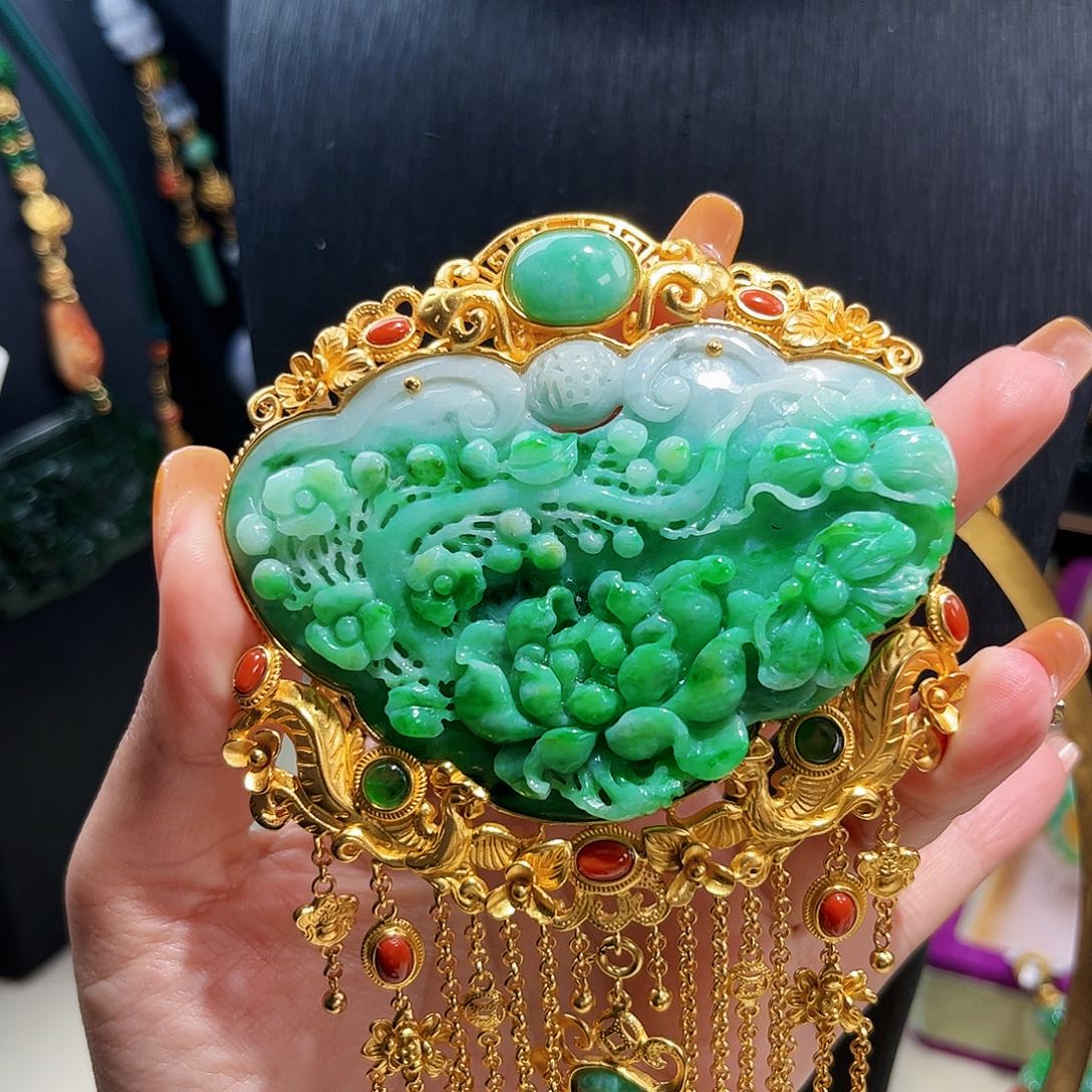 【闪购商品】翡翠吊坠(赠链)银S925镀金镶嵌蝶恋花