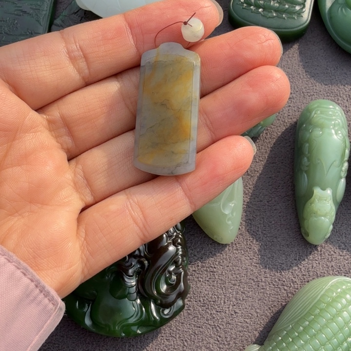 和田玉颈饰未镶嵌