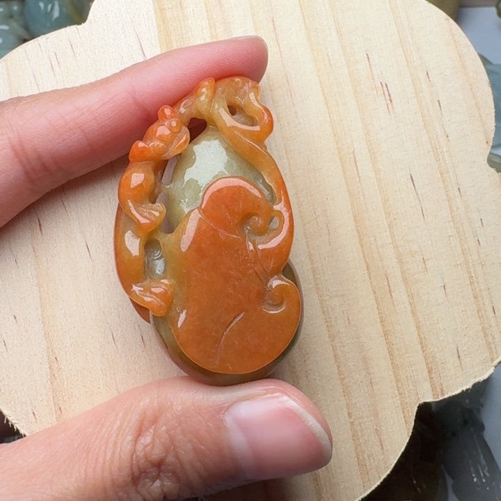 秋***翡翠未镶嵌颈饰吊坠