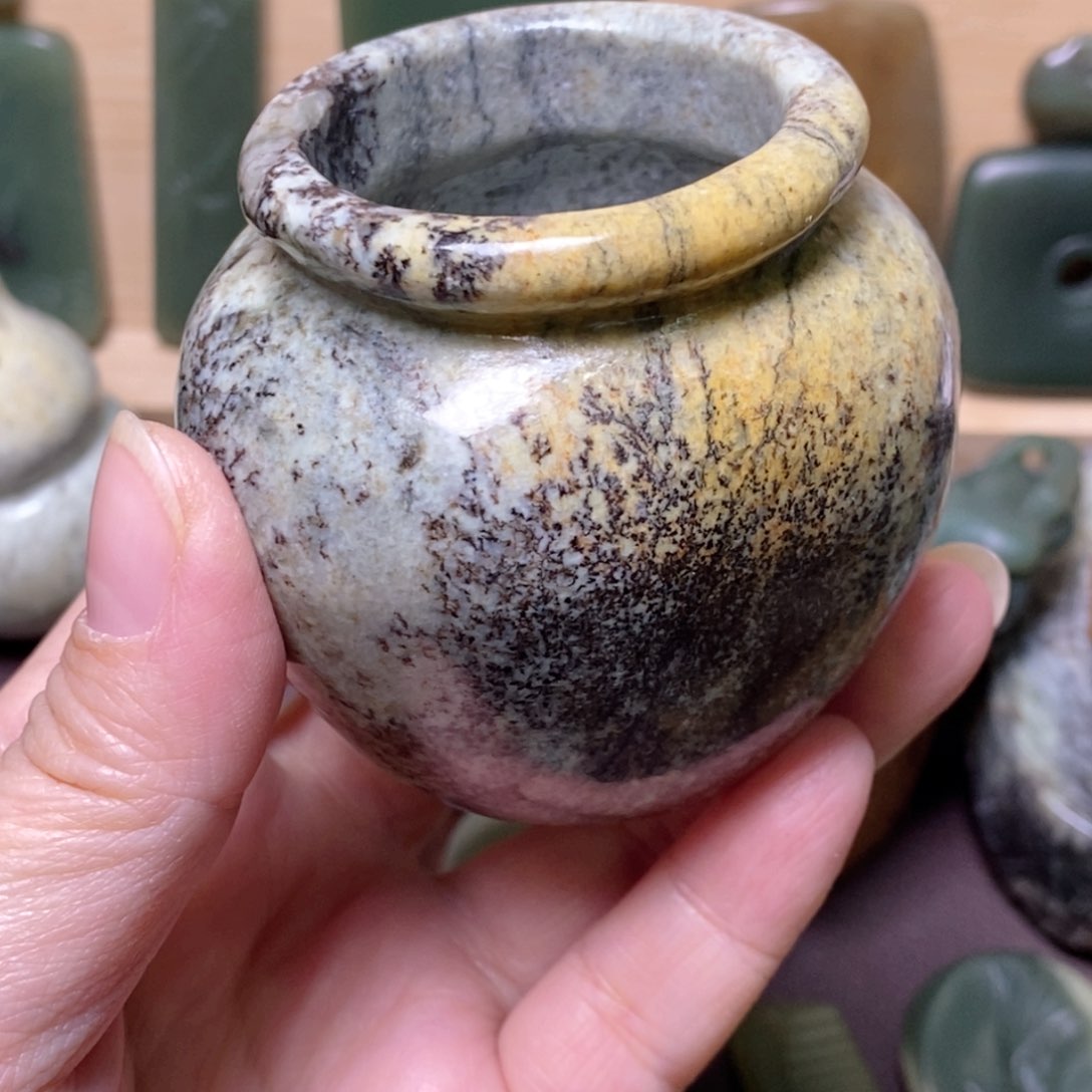 岫岩河磨玉（透闪石质玉）挂件未镶嵌q****n