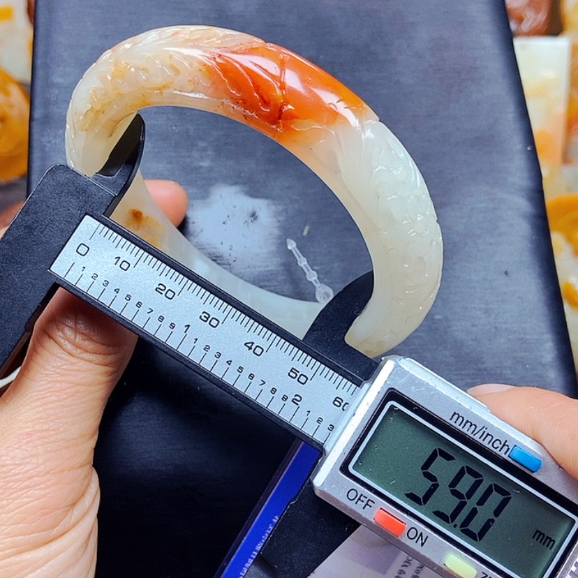 【闪购商品】石英质玉（黄龙玉）颈饰未镶嵌