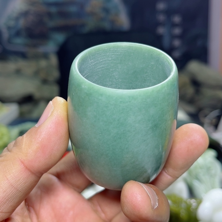 蛇纹石玉水杯未镶嵌