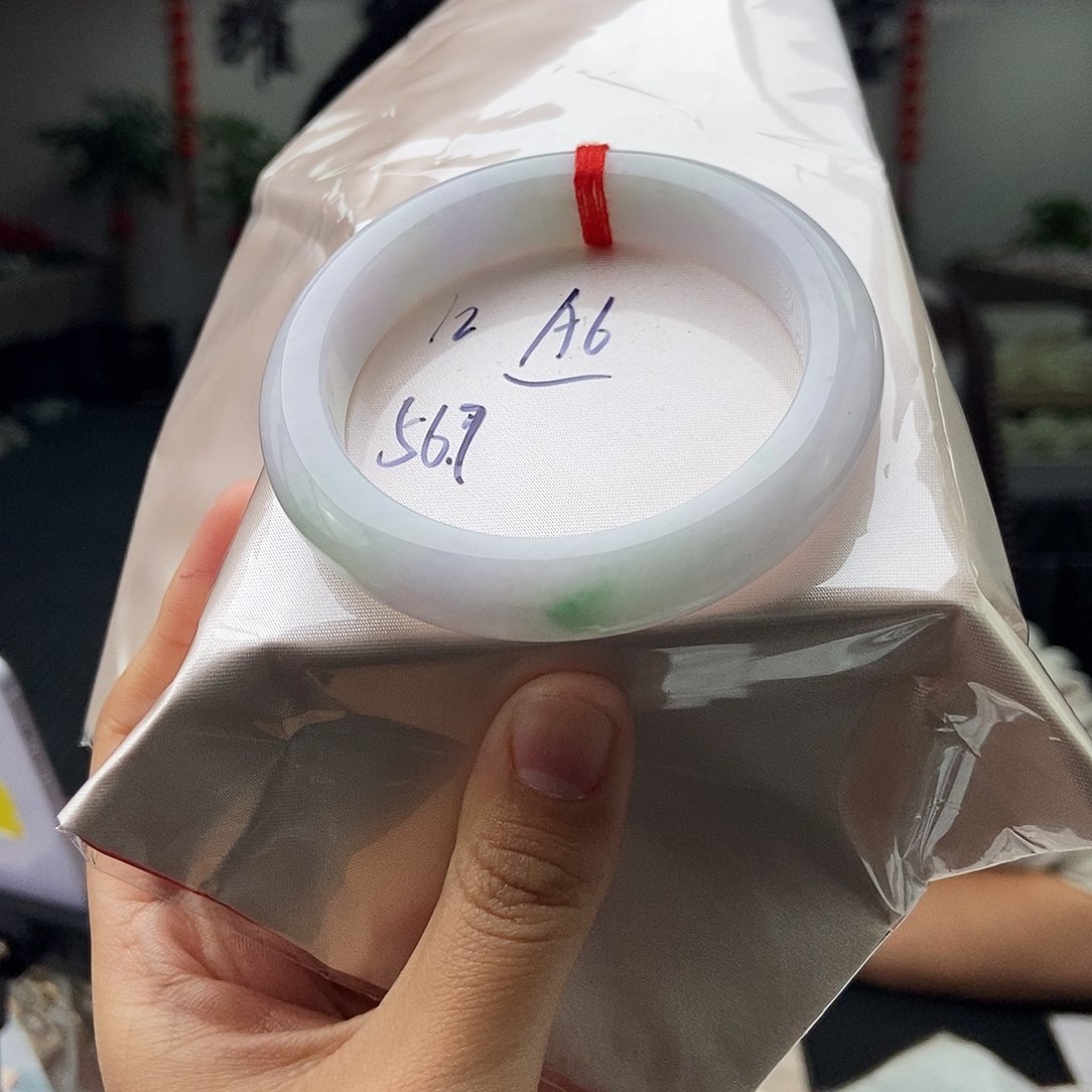 翡翠手镯未镶嵌拍一发一