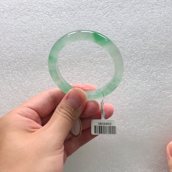 湖***司石英质玉手镯未镶嵌青青53-户外