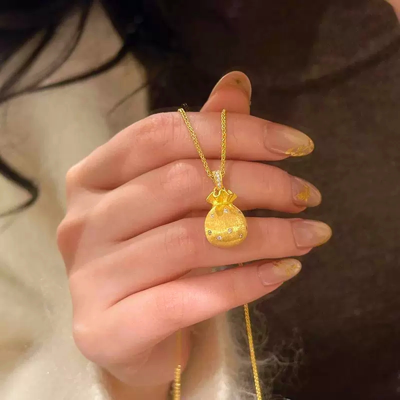 黄铜项链 金店同款暴富拉丝福袋吊坠项链轻奢气质高级锁骨毛衣链