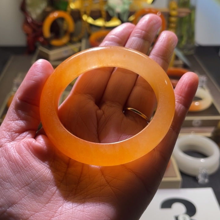 石英质玉未镶嵌手镯