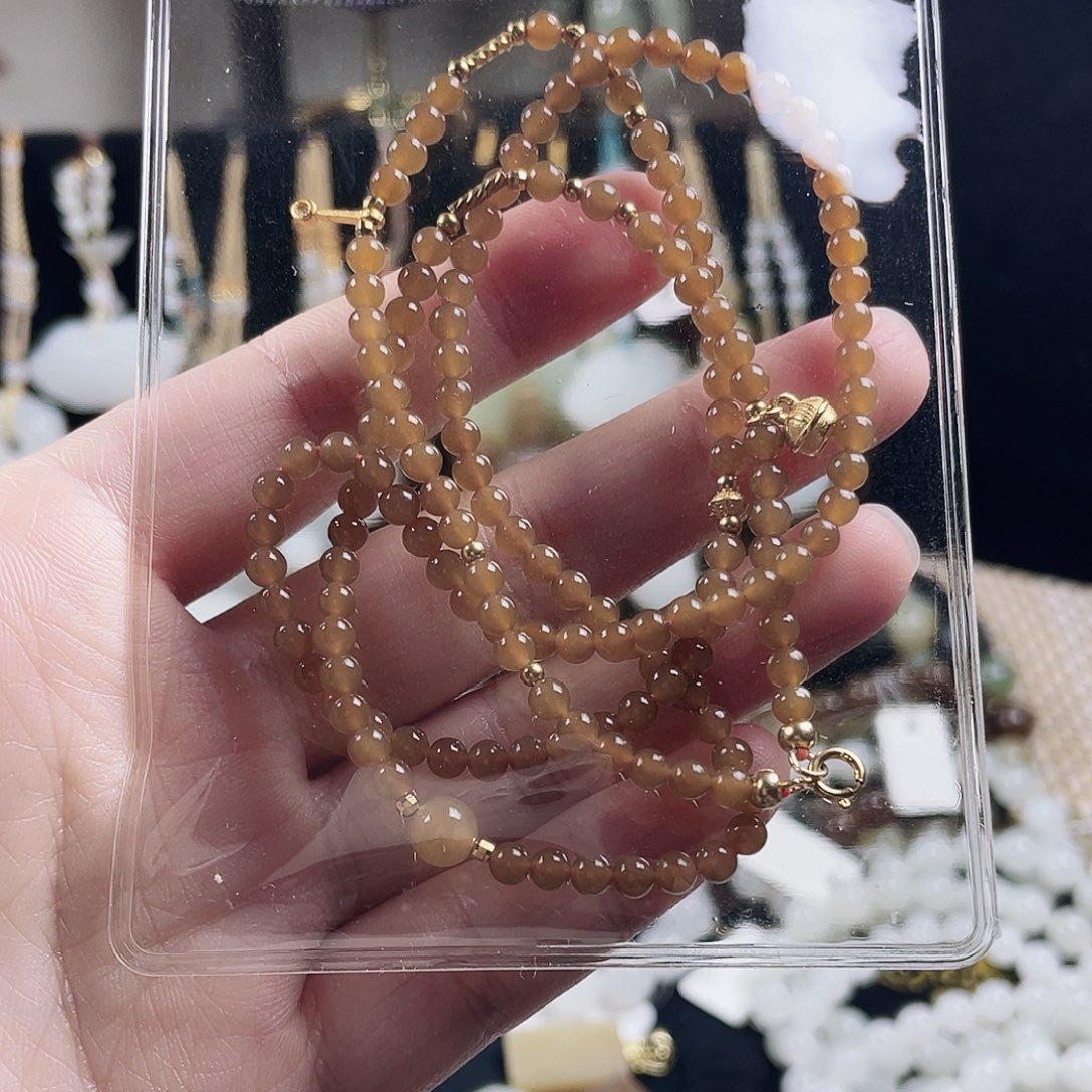 私***号和田玉未镶嵌颈饰