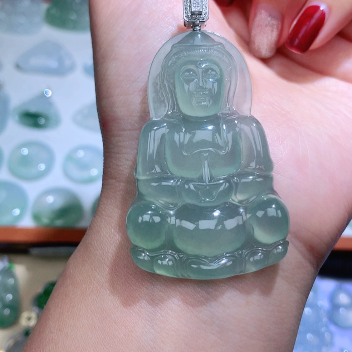 【闪购商品】翡翠颈饰18K金镶嵌观音