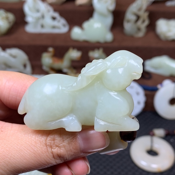 用***9和田玉未镶嵌把件