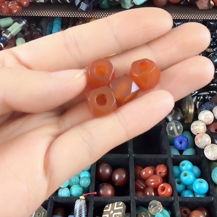 玛瑙/玉髓未镶嵌珠宝半成品?****