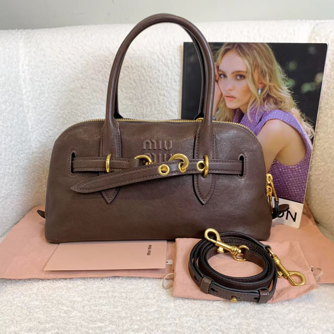 99新 MIU MIU/缪缪 壹臻/石楠木色贝壳包中号 51682392