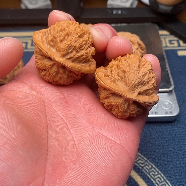 文玩核桃吊坠远宫灯42修