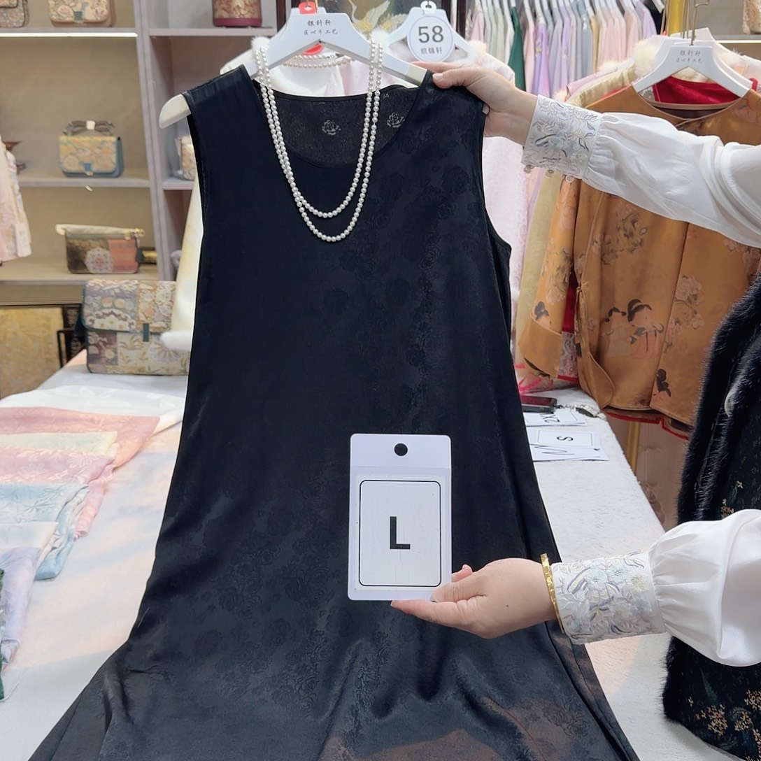 L***Q非遗传承人的精神风貌和精神