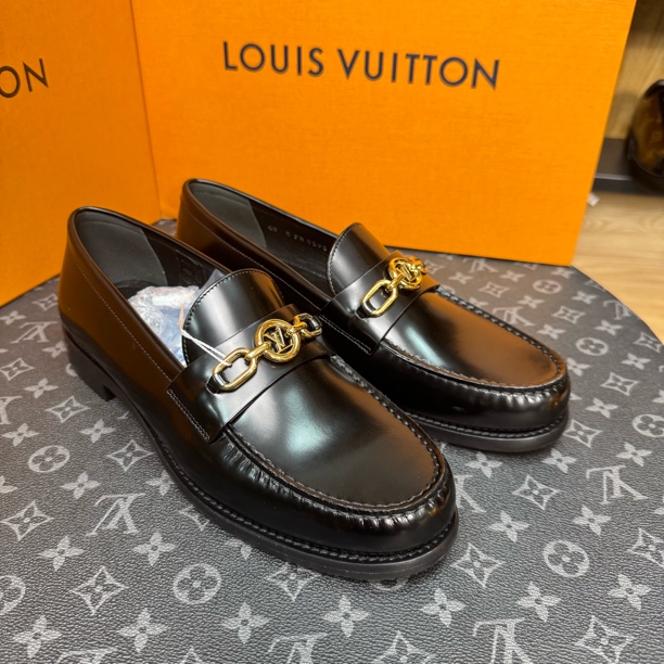未使用 LouisVuitton/路易威登 漆皮金标logo休闲商务乐福鞋