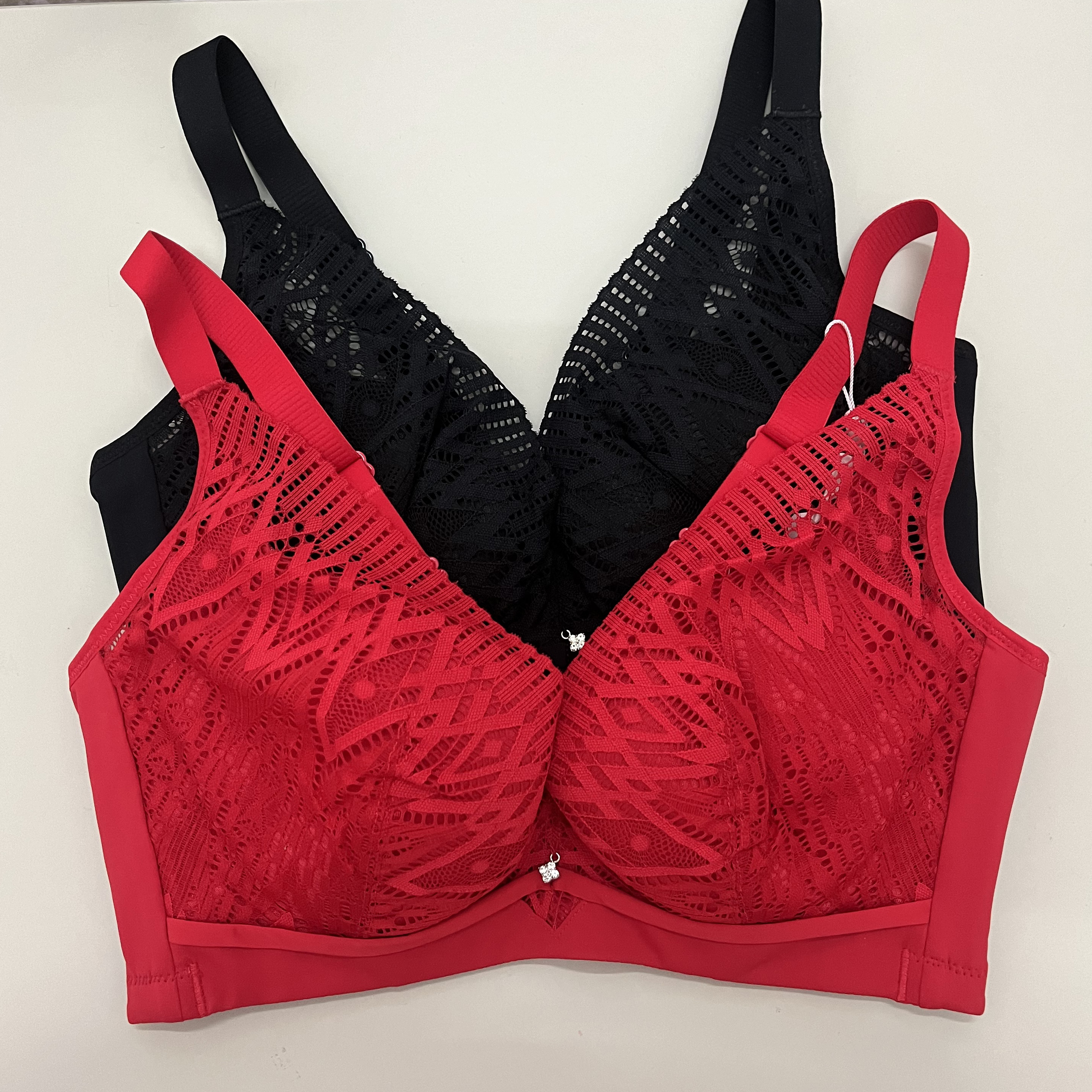 2042剪标（0.2薄款C杯适合大胸）显小性感软钢舒适透气文胸