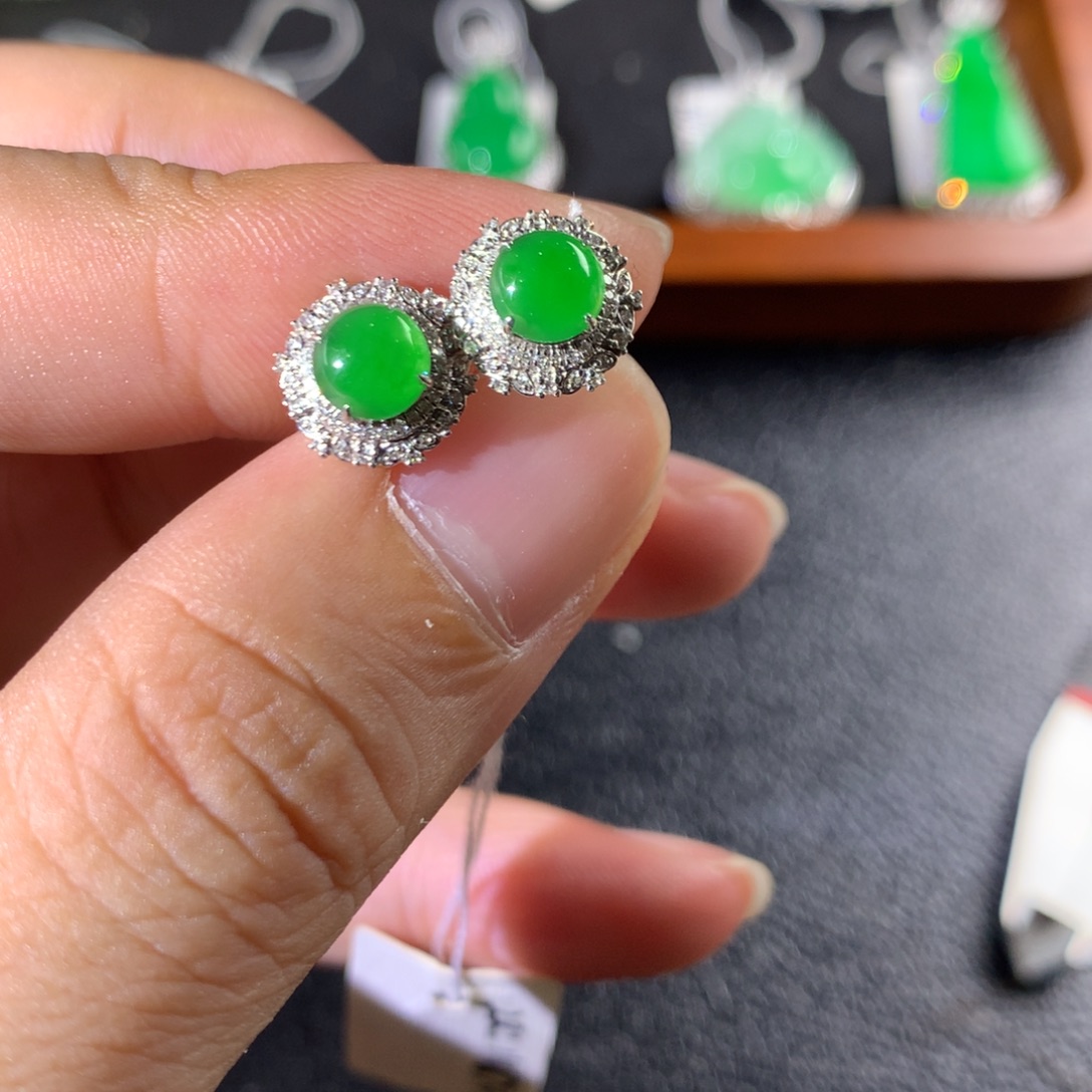 翡翠18K金镶嵌戒指翡翠