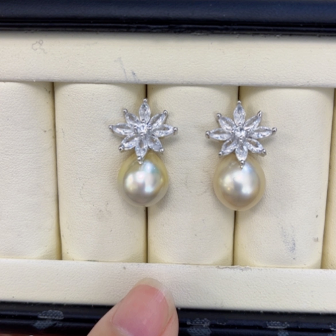 【闪购商品】海水珍珠耳饰未镶嵌浅金色