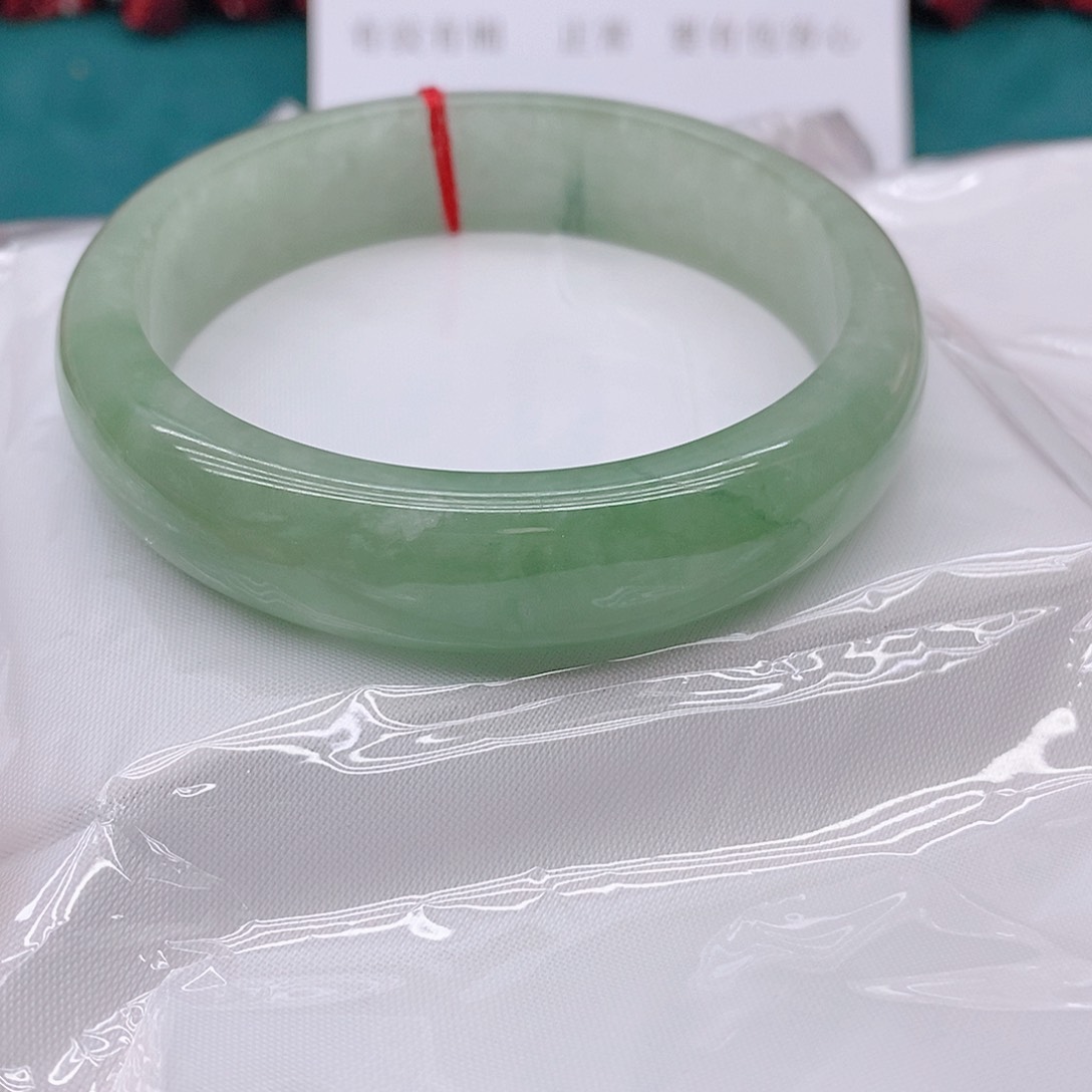 翡翠手镯未镶嵌?****?2222222222