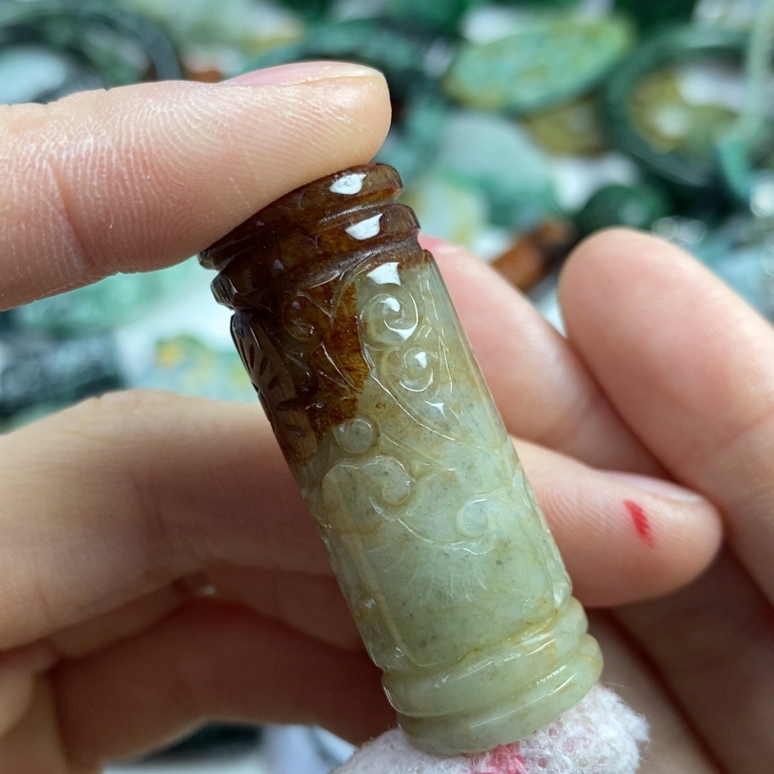 翡翠颈饰未镶嵌如*吊坠