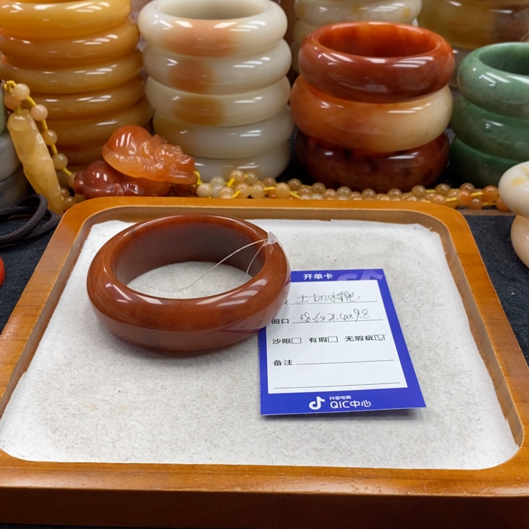 土***倪石英岩玉未镶嵌手镯（圆镯）