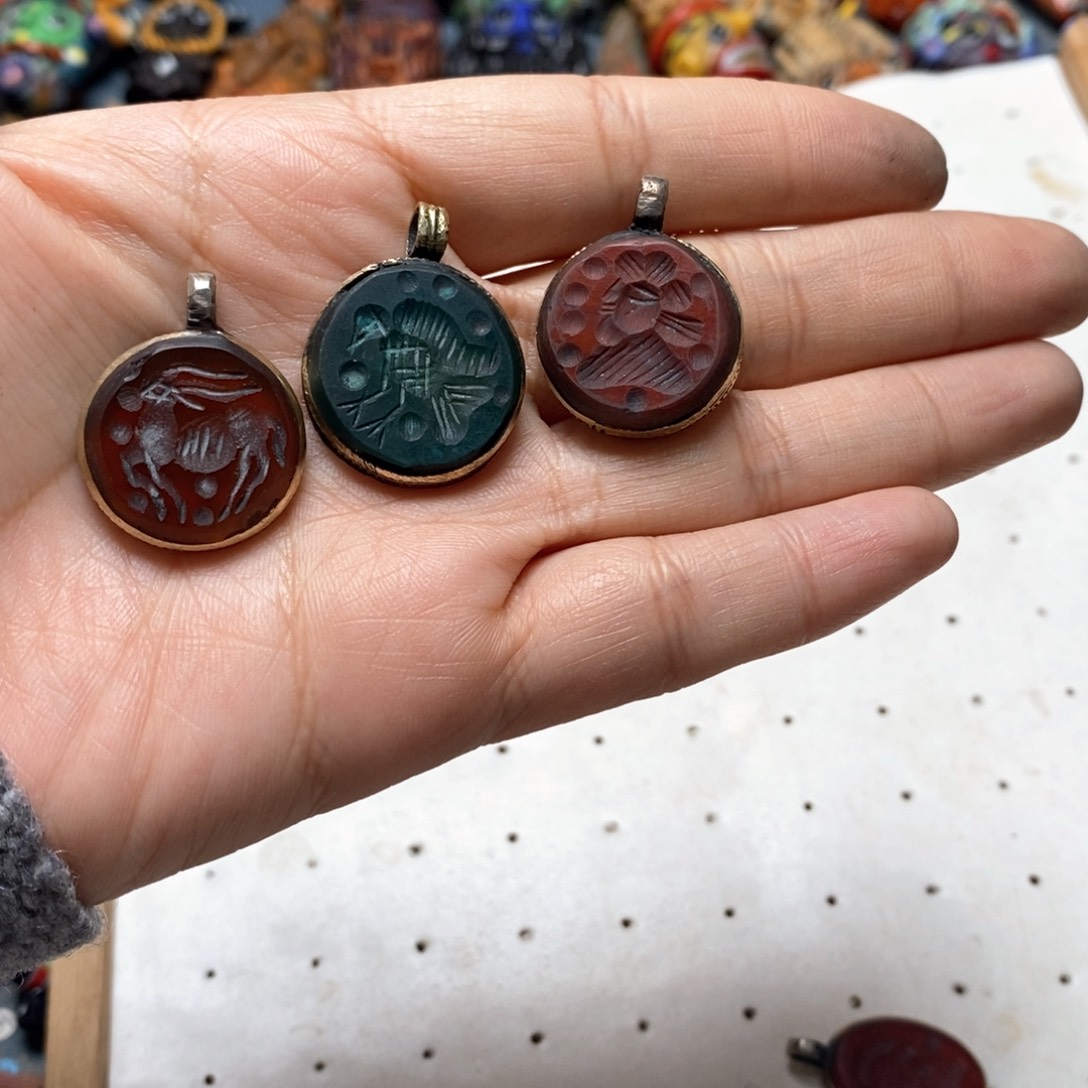 琉璃颈饰印度尼西亚配件三个