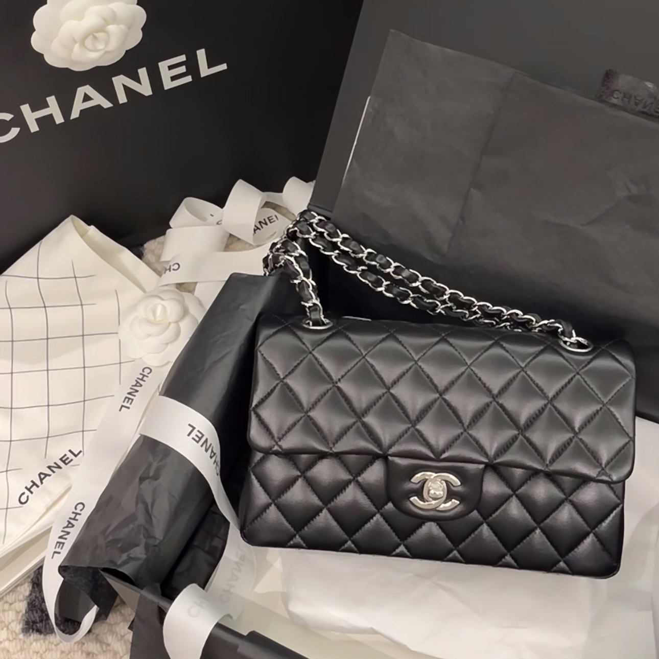 95新 Chanel/香奈儿 Chanel香奈儿黑银双盖cf中号 25110147-04