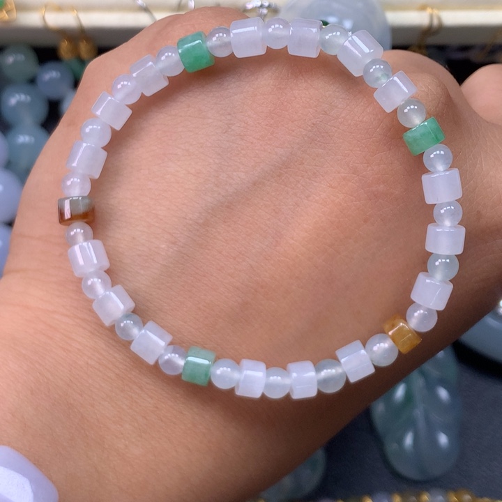 翡翠未镶嵌手链卡5.5