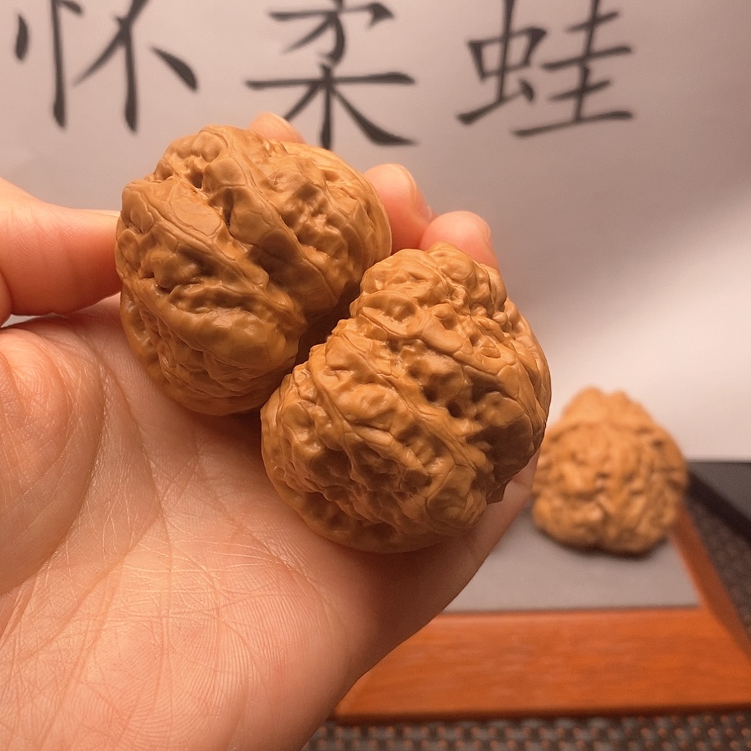 文玩核桃把件从**来边43左右