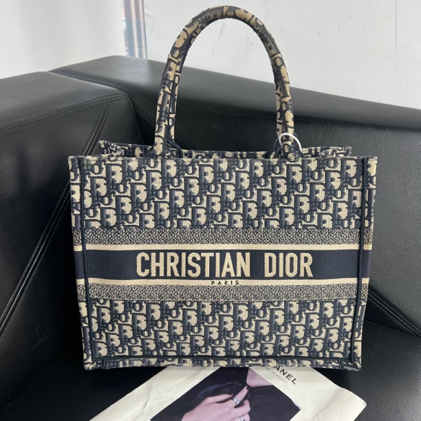 95新 DIOR/迪奥 捐金沉珠/中号book托特包