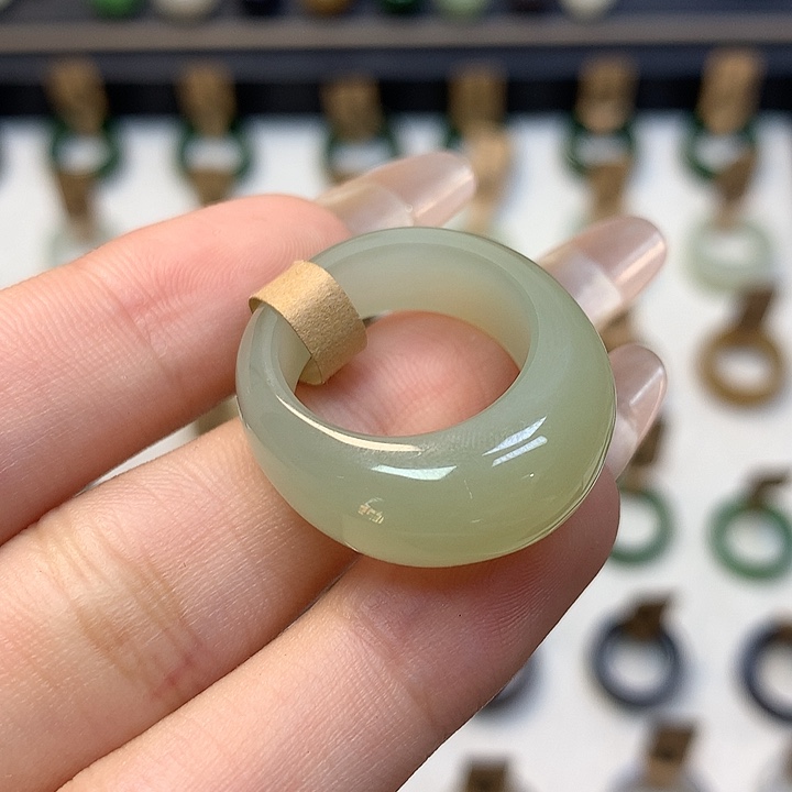 和田玉未镶嵌戒指