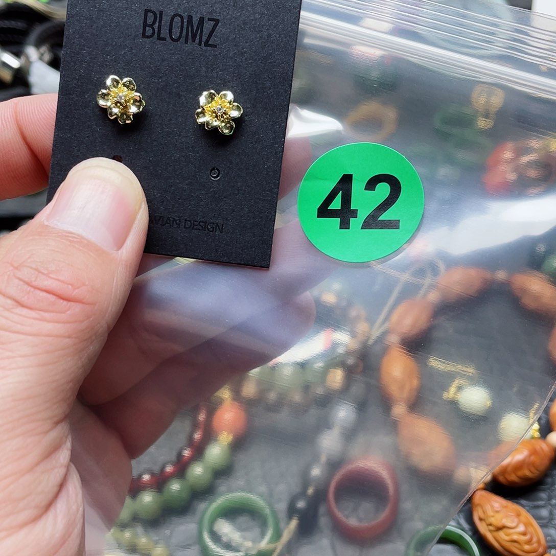 未镶嵌颈饰玛瑙/玉髓淡*