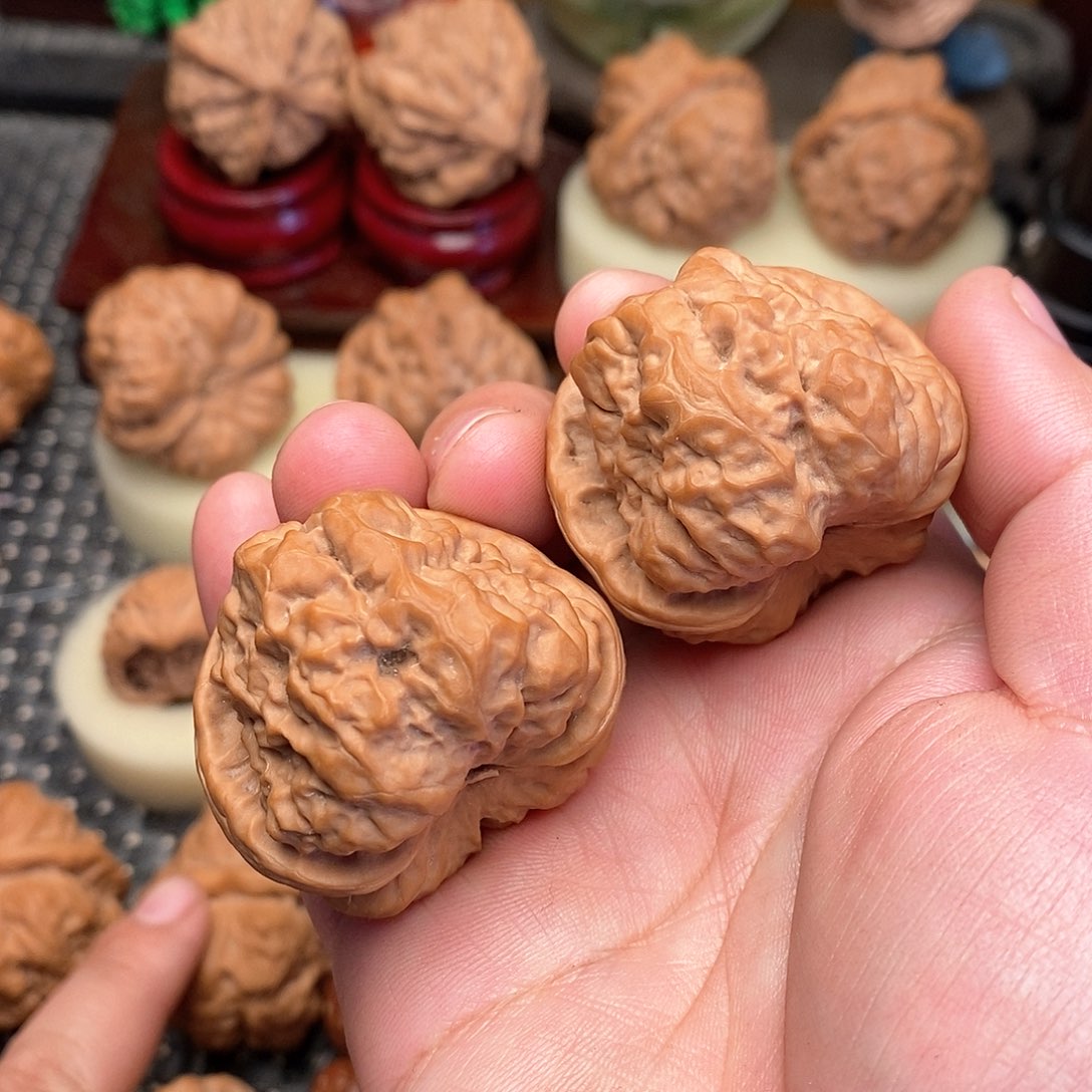 文玩核桃把件小***爬蛤蟆头