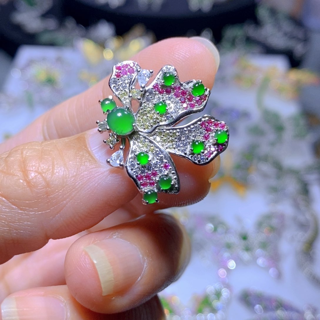 翡翠颈饰银S925镶嵌天然翡翠