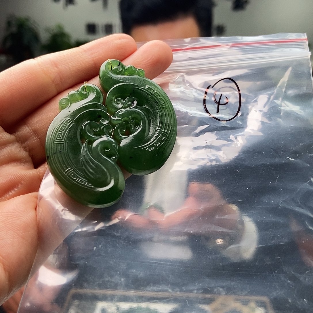 和田玉未镶嵌颈饰颜色多样性发拍一发一