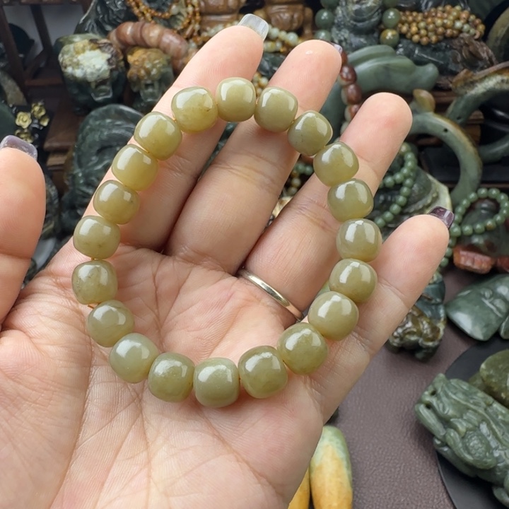 透闪石质玉未镶嵌珠宝奇石