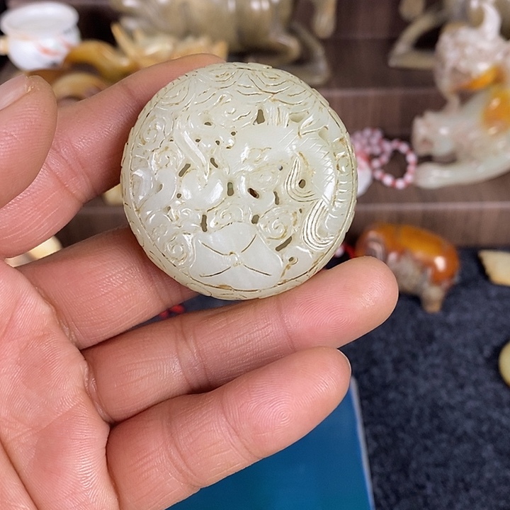 老***狼和田玉（糖玉）未镶嵌挂件