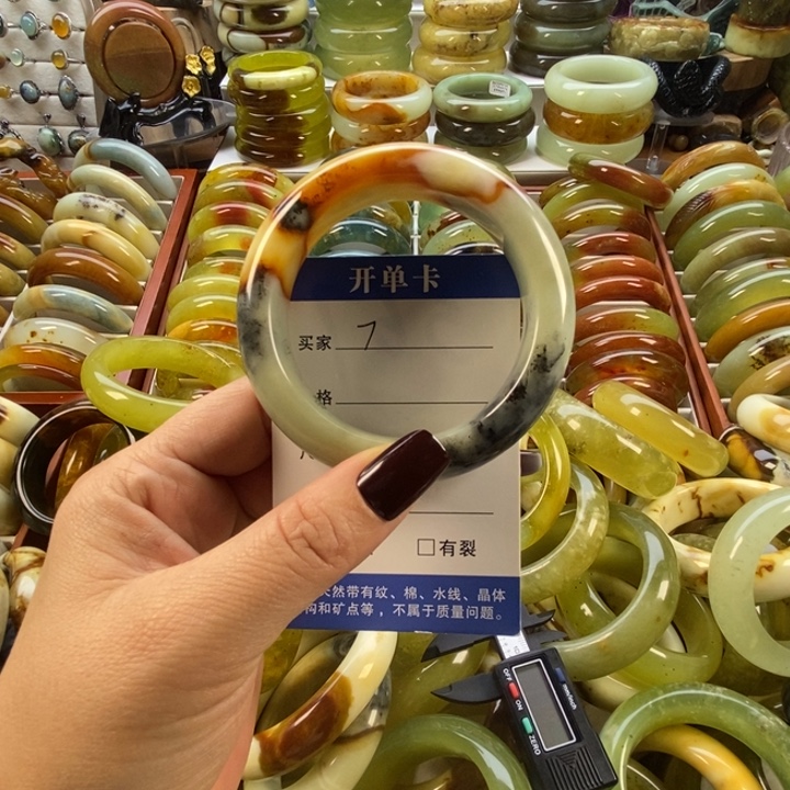 蛇纹石玉未镶嵌手镯54.4