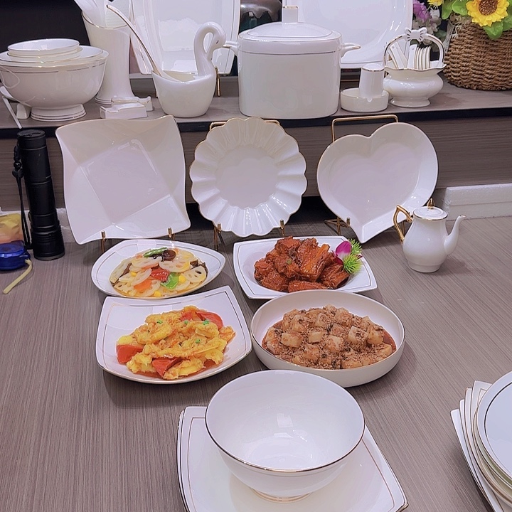 骨瓷8英寸贵龙6个，6英寸高脚面碗6个