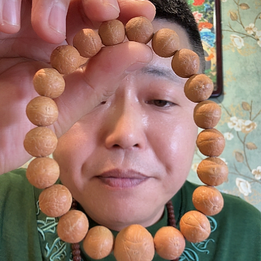 金刚菩提吊坠手持