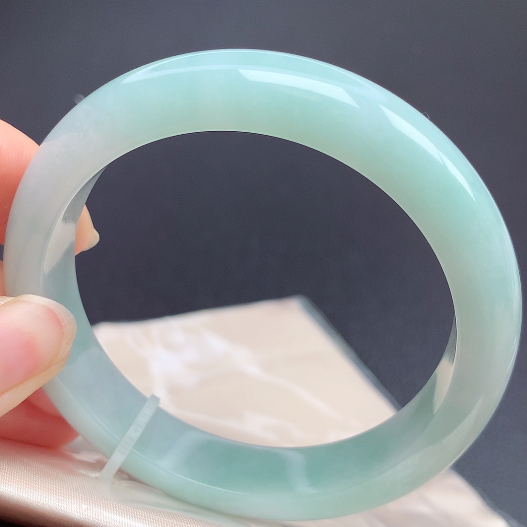 翡翠手镯未镶嵌20n n n n n n n