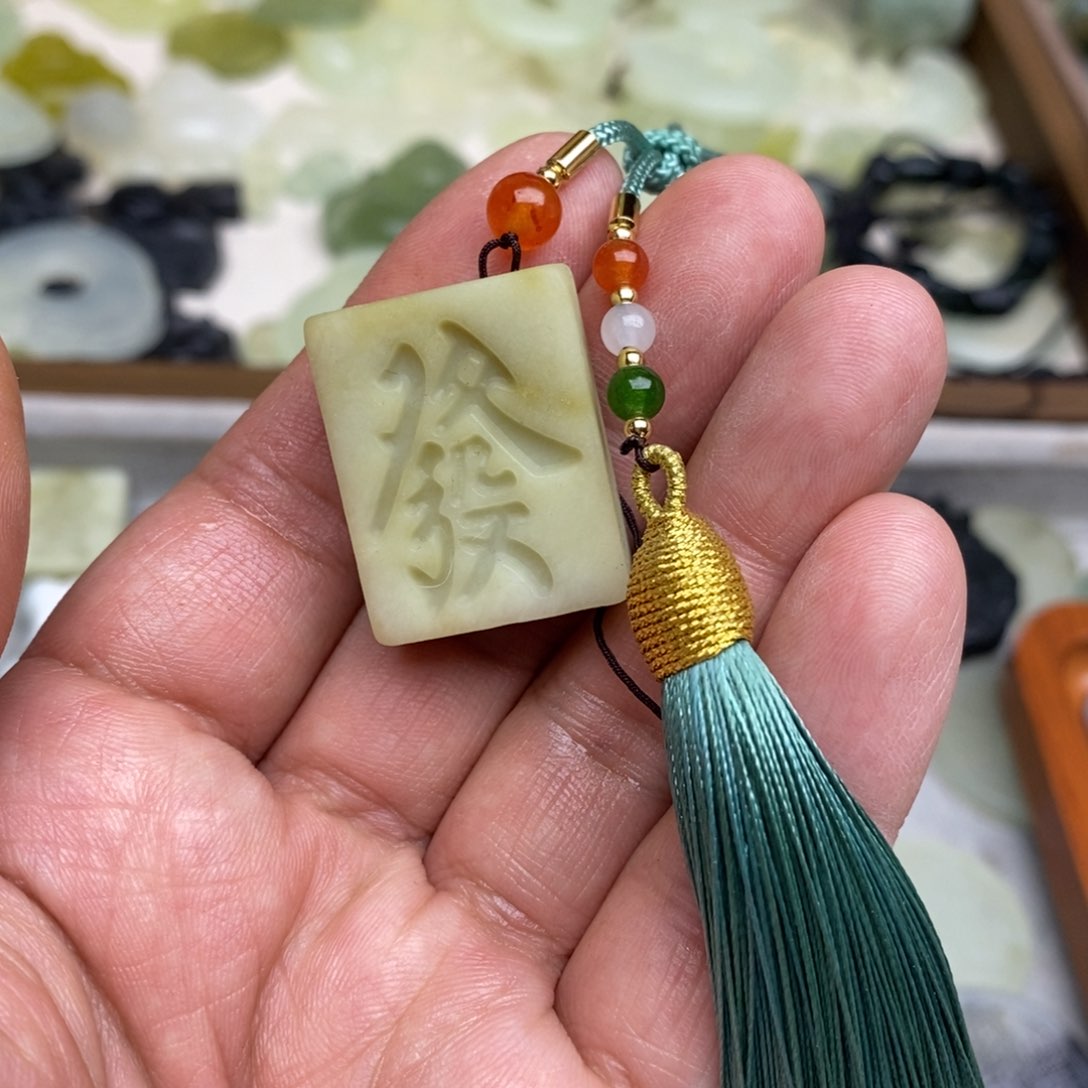 岫玉纯天然岫玉假一赔十未镶嵌