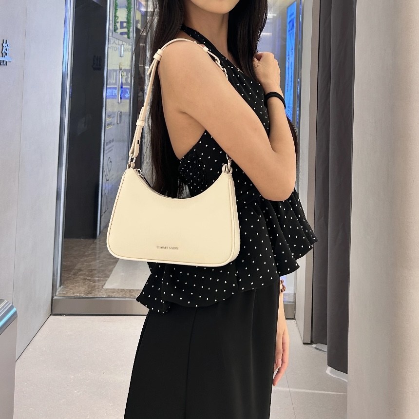20271269奶白色S女士单肩手提包