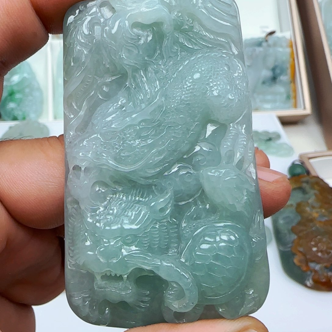 翡翠颈饰未镶嵌，