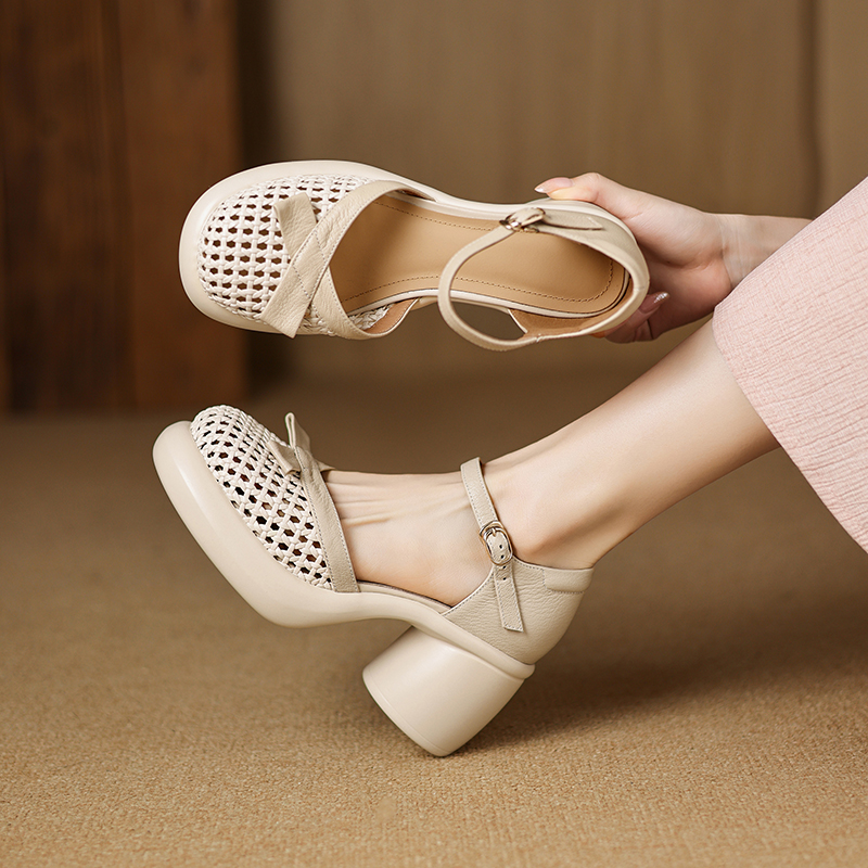包头镂空百搭夏季真皮复古粗跟高跟鞋编织中跟一字带中空凉鞋女