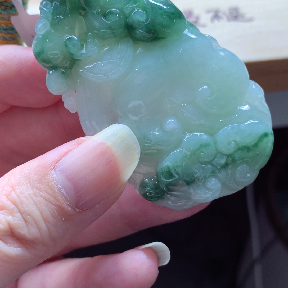 翡翠颈饰未镶嵌吊坠